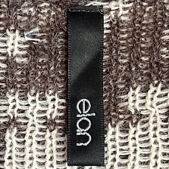 ELAN Aztec Print Hooded Cardigan - Picture 4 of 13